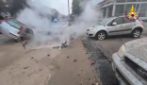 Reggio Emilia, si apre voragine in strada e un'auto ci finisce dentro