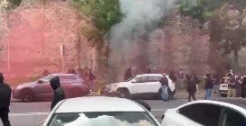 Sciopero generale a Roma, a fuoco cassonetti in via Annia: polizia in assetto antisommossa